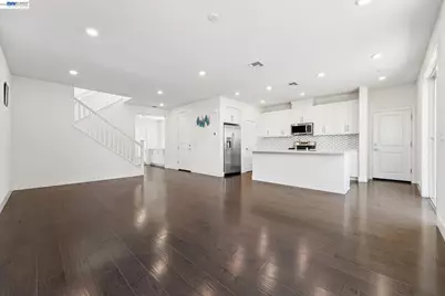 2107 Daimler St, Lathrop, CA 95330 - Photo 4