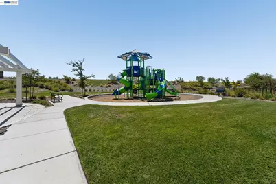 2107 Daimler St, Lathrop, CA 95330 - Photo 48