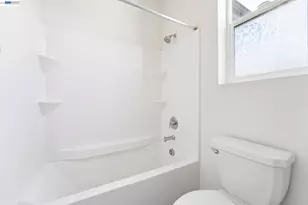 2107 Daimler St, Lathrop, CA 95330 - Photo 40