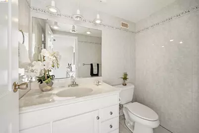 801 Franklin St #1406, Oakland, CA 94607 - Photo 12