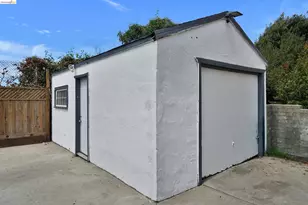 207 Bergedo, Oakland, CA 94603 - Photo 20