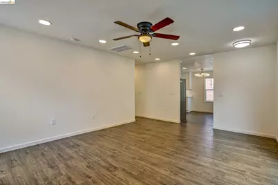 207 Bergedo, Oakland, CA 94603 - Photo 10