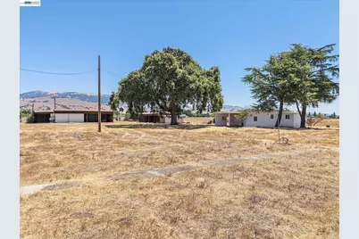 13690 Murphy Ave #E, San Martin, CA 95046 - Photo 8