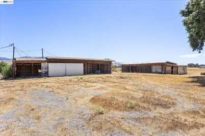 13690 Murphy Ave #E, San Martin, CA 95046 - Photo 16