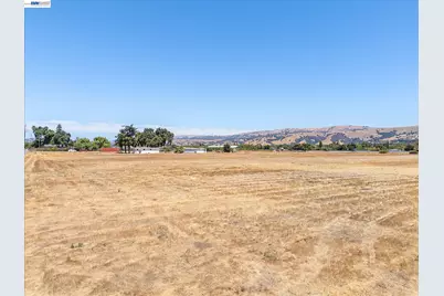 13690 Murphy Ave #E, San Martin, CA 95046 - Photo 6