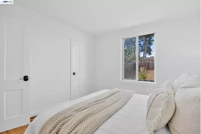 2722 Vicente St, San Francisco, CA 94116 - Photo 12