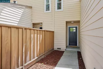 6560 Pioneer Ln #32, Dublin, CA 94568 - Photo 2