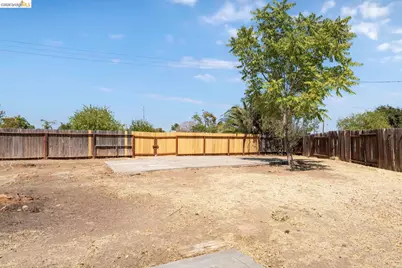 1361 Longshore Ct, Sacramento, CA 95838 - Photo 16