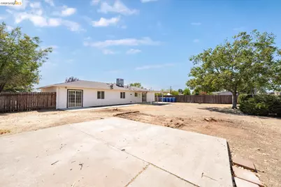 1361 Longshore Ct, Sacramento, CA 95838 - Photo 12