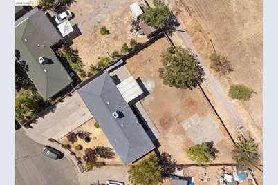 1361 Longshore Ct, Sacramento, CA 95838 - Photo 20