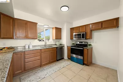 1361 Longshore Ct, Sacramento, CA 95838 - Photo 26