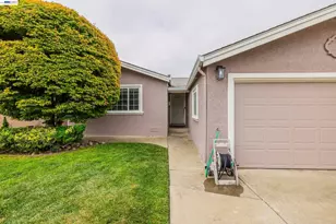 15743 Via Sorrento, San Lorenzo, CA 94580 - Photo 4