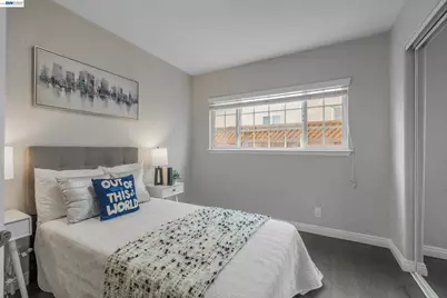 15743 Via Sorrento, San Lorenzo, CA 94580 - Photo 16