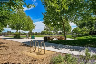 100 Pleasant Valley Dr, Walnut Creek, CA 94597 - Photo 40