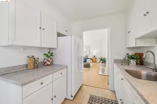 385 Jayne Ave, Oakland, CA 94610 - Photo 18