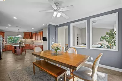1049 Meadowgate Way, Brentwood, CA 94513 - Photo 38