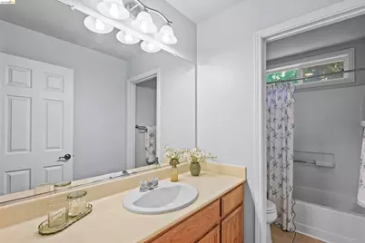 1049 Meadowgate Way, Brentwood, CA 94513 - Photo 22