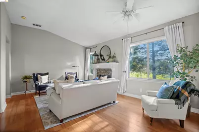 1049 Meadowgate Way, Brentwood, CA 94513 - Photo 46