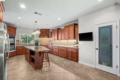 1049 Meadowgate Way, Brentwood, CA 94513 - Photo 6