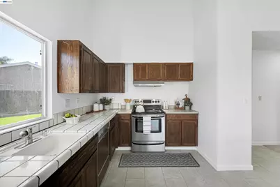32321 Pollux Ct, Union City, CA 94587 - Photo 10