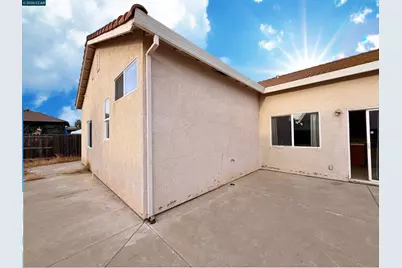 1990 Pisa Cir, Stockton, CA 95206 - Photo 32