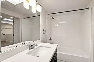 1451 13th St, Oakland, CA 94607 - Photo 18