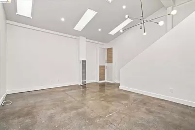 1451 13th St #1, Oakland, CA 94607 - Photo 2