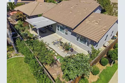 9569 Nicole Ln, Elk Grove, CA 95758 - Photo 64