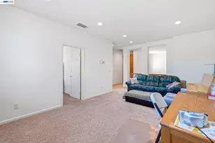 9569 Nicole Ln, Elk Grove, CA 95758 - Photo 34