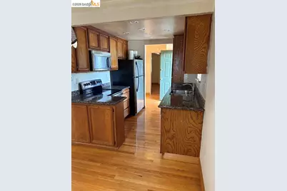 8781 Mountain Blvd #5, Oakland, CA 94605 - Photo 6