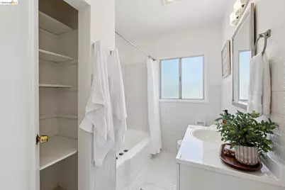 5718 Burlingame Ave, Richmond, CA 94804 - Photo 36