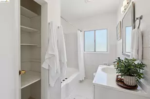 5718 Burlingame Ave, Richmond, CA 94804 - Photo 36
