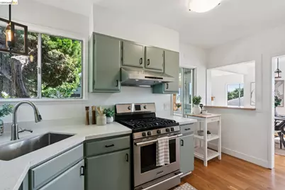 5718 Burlingame Ave, Richmond, CA 94804 - Photo 12
