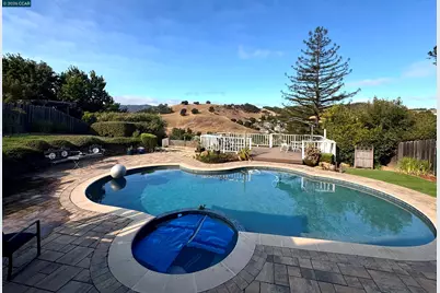 416 Verbena Court, Pleasant Hill, CA 94523 - Photo 30
