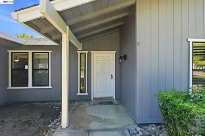 2870 Smoke Tree Cir, Stockton, CA 95209 - Photo 4