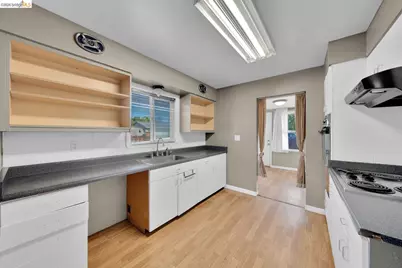 3742 Walnut Ave, Concord, CA 94519 - Photo 16