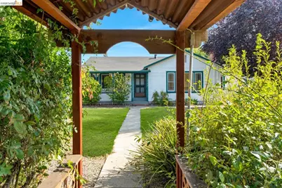 3742 Walnut Ave, Concord, CA 94519 - Photo 2