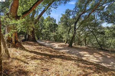 4618 Ewing Rd, Castro Valley, CA 94546 - Photo 22
