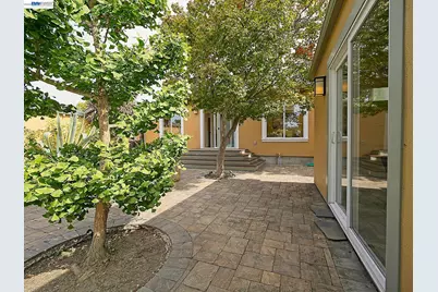 574 Broadmoor Blvd, San Leandro, CA 94577 - Photo 28