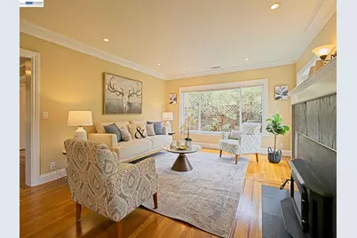 574 Broadmoor Blvd, San Leandro, CA 94577 - Photo 2