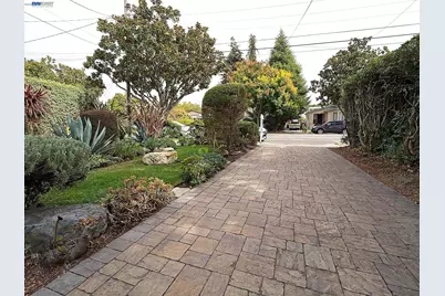 574 Broadmoor Blvd, San Leandro, CA 94577 - Photo 50