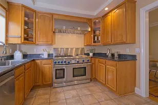574 Broadmoor Blvd, San Leandro, CA 94577 - Photo 16