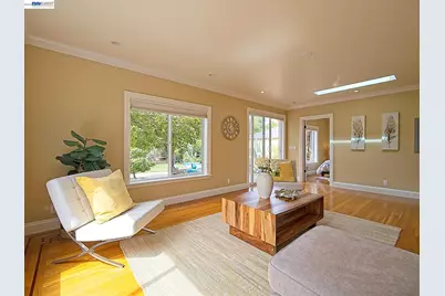 574 Broadmoor Blvd, San Leandro, CA 94577 - Photo 22