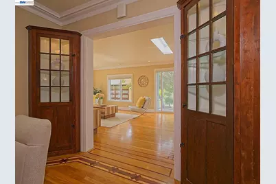 574 Broadmoor Blvd, San Leandro, CA 94577 - Photo 14