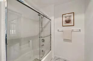 200 Caldecott Ln, Oakland, CA 94618 - Photo 26
