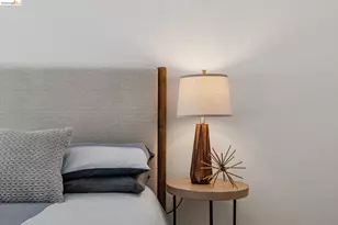 200 Caldecott Ln, Oakland, CA 94618 - Photo 30