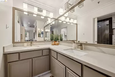 200 Caldecott Ln #308, Oakland, CA 94618 - Photo 32