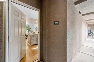 200 Caldecott Ln, Oakland, CA 94618 - Photo 40