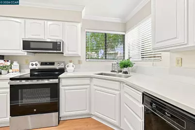 329 Grapevine Pl, Pleasant Hill, CA 94523 - Photo 12