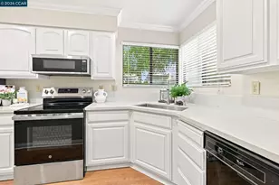329 Grapevine Pl, Pleasant Hill, CA 94523 - Photo 12